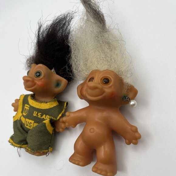 Vintage 60s Uneeda Wishnik Troll Dolls Set Horseshoe U.S Army Clothes White Hair - Picture 4 of 6